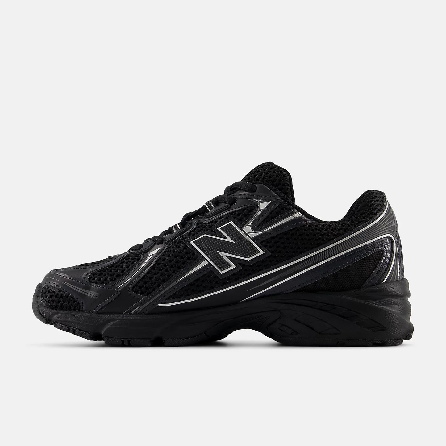 NB-D9 (New balance 740 V2 D width shoes black/silver) 52698500