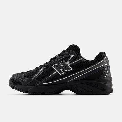 NB-D9 (New balance 740 V2 D width shoes black/silver) 52698500
