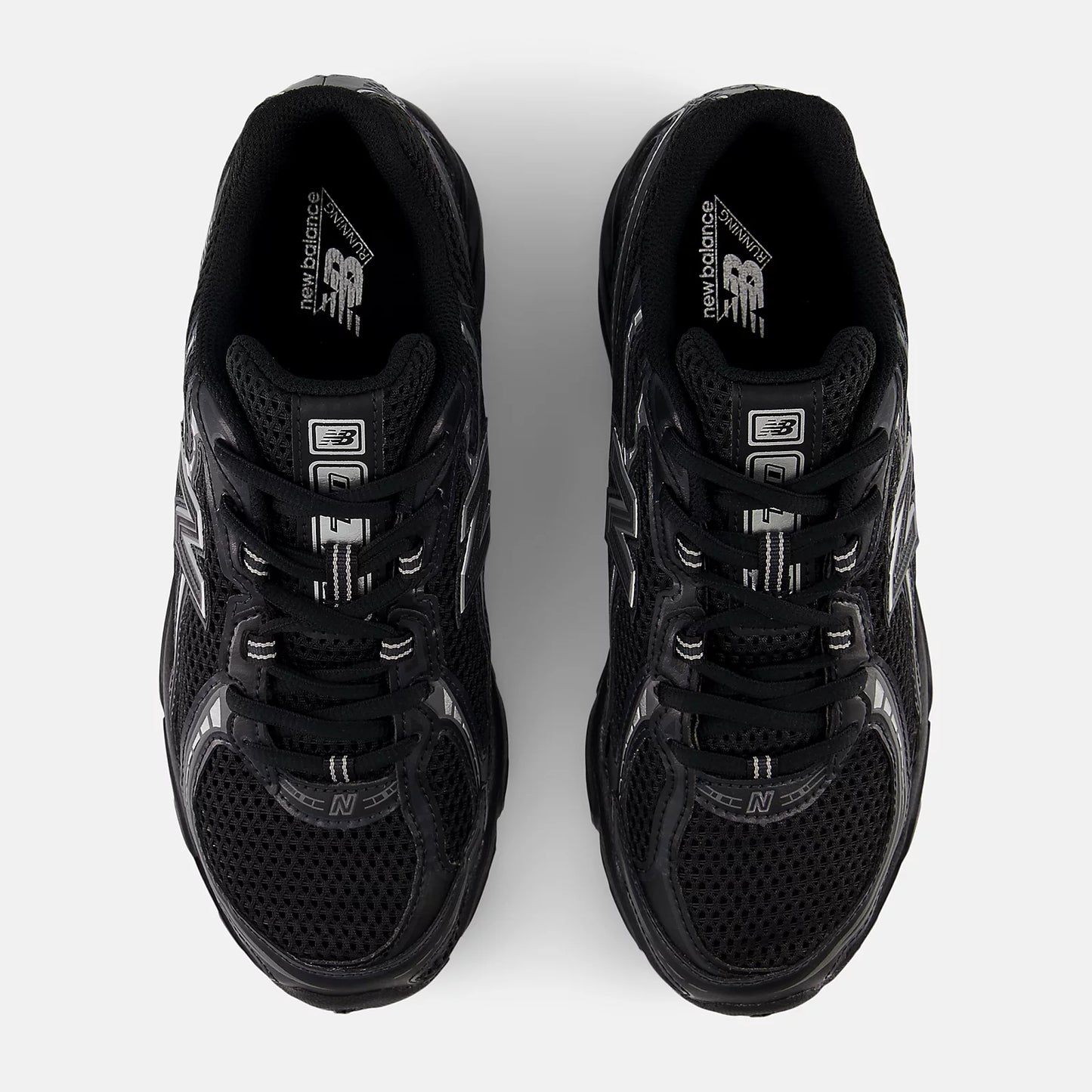 NB-D9 (New balance 740 V2 D width shoes black/silver) 52698500