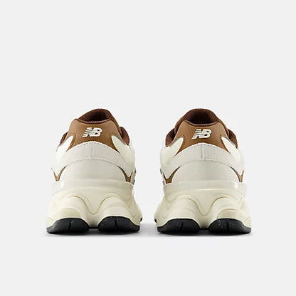 NB-P9 (New balance 9060 D width shoes breakfast tea/angora) 1026912500