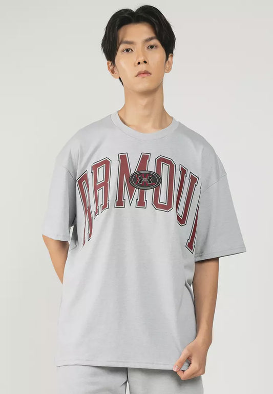 UAA-F16 (Under armour mens heavy weight oversized arch logo short sleeve tee mod gray/light heather/cardinal) 102593043