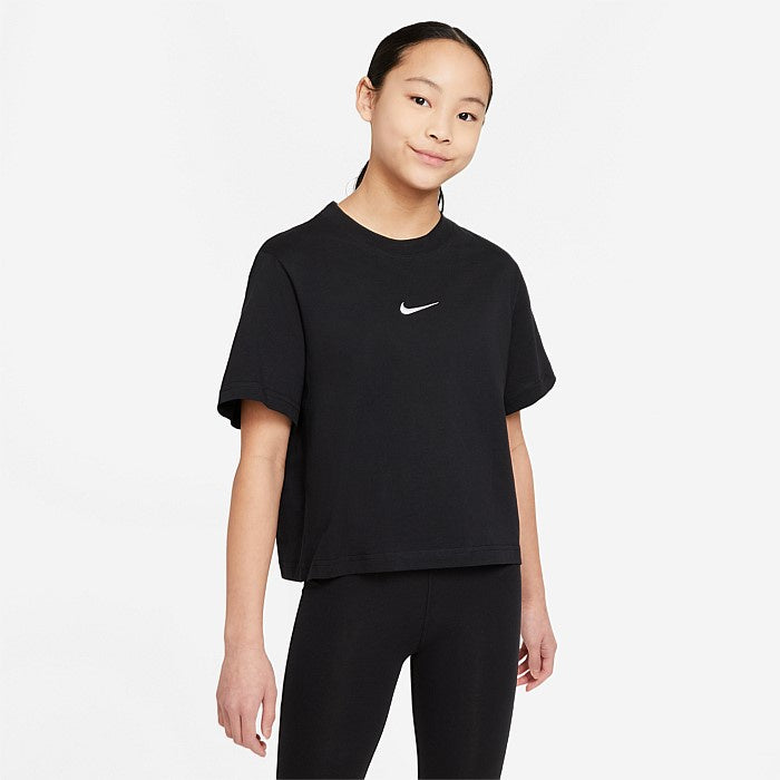 NA-D43 (Nike sportswear essential short sleeve boxy tee black/white) 82391790 NIKE