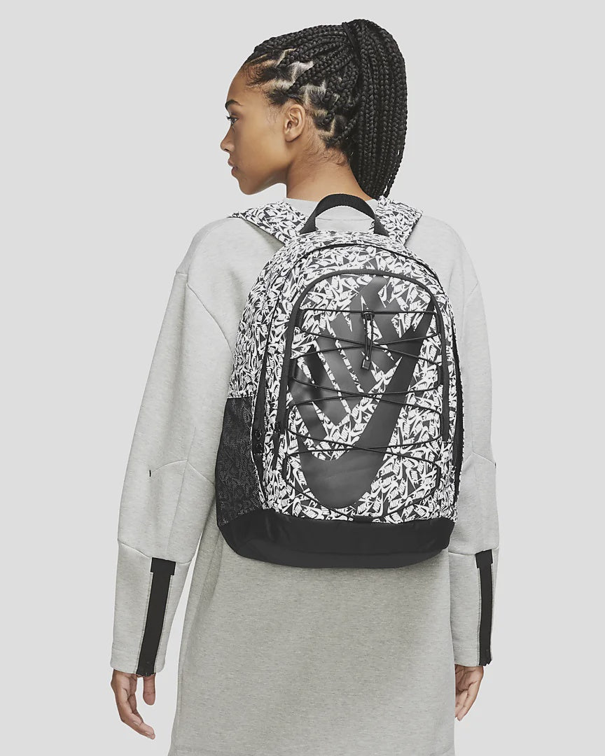 nike backpacks nz Heritage Backpack Stirling Sports it keeps your belongings secure Shop Nike Brasilia Medium Backpack