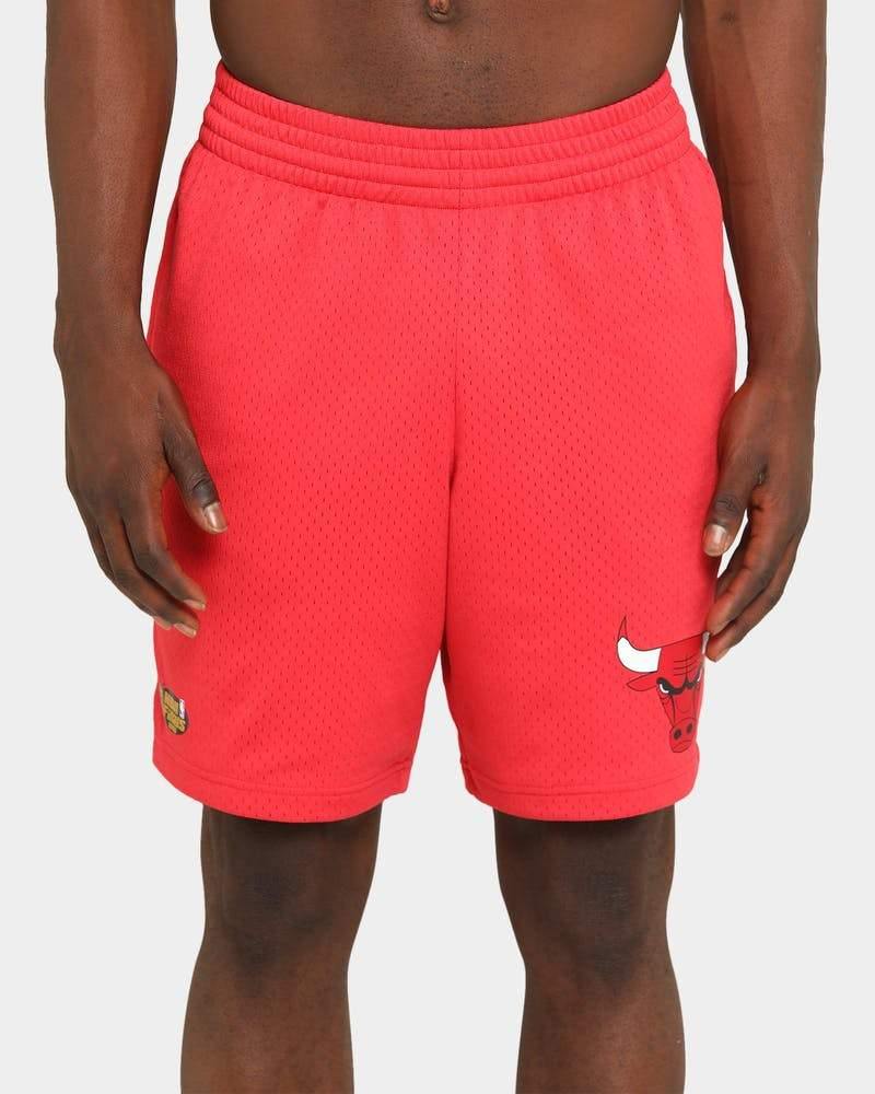 MNA-J8 (Basic mesh court short bulls red) 22194347 - Otahuhu Shoes