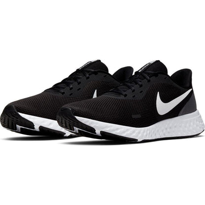 N-T112 (Nike Revolution 5 blk/wht) 121995627 - Otahuhu Shoes