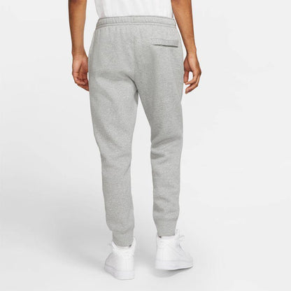 NA-U21 (M Nike sportswear club fleece jogger bb dark heather/matte silv/white) 12093581 - Otahuhu Shoes