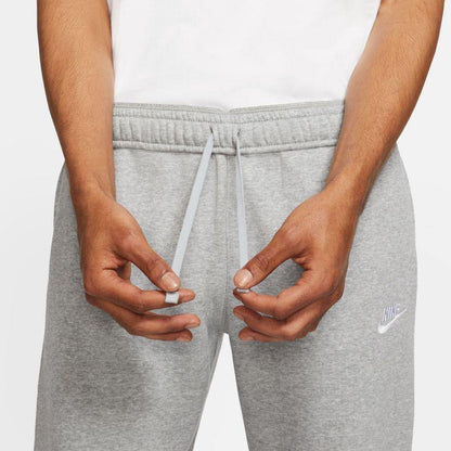 NA-U21 (M Nike sportswear club fleece jogger bb dark heather/matte silv/white) 12093581 - Otahuhu Shoes