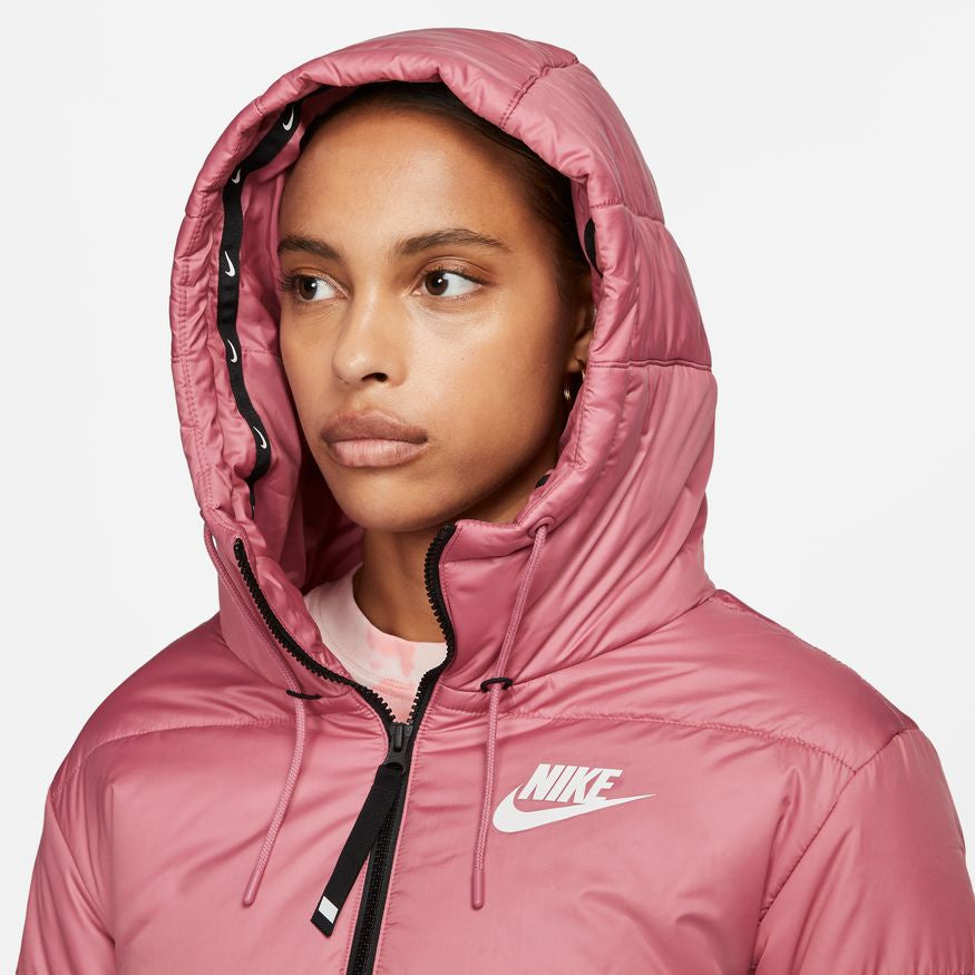 NA-U38 (Women nike sportswear therma fit repel classic tape jacket dessert berry/black/white) 82298951 NIKE