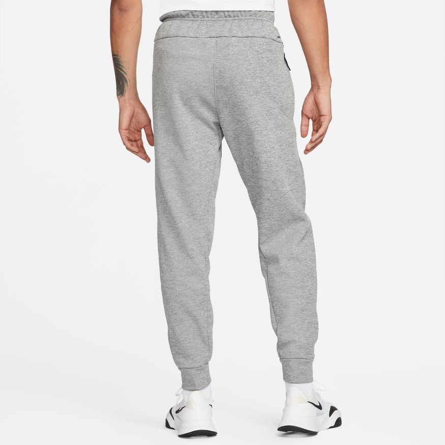 NA Q38 Nike therma fit taper pant dark grey heather particle grey bla Otahuhu Shoes