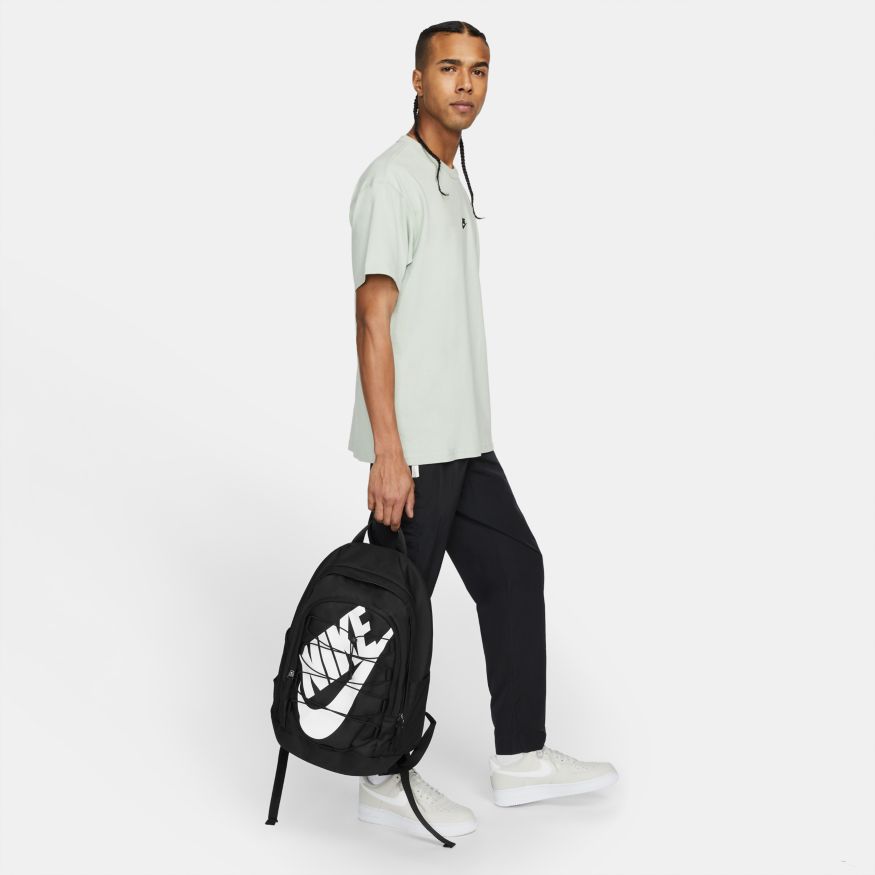 NE-E22 (Nike hayward backpack black/white) 42293325 NIKE