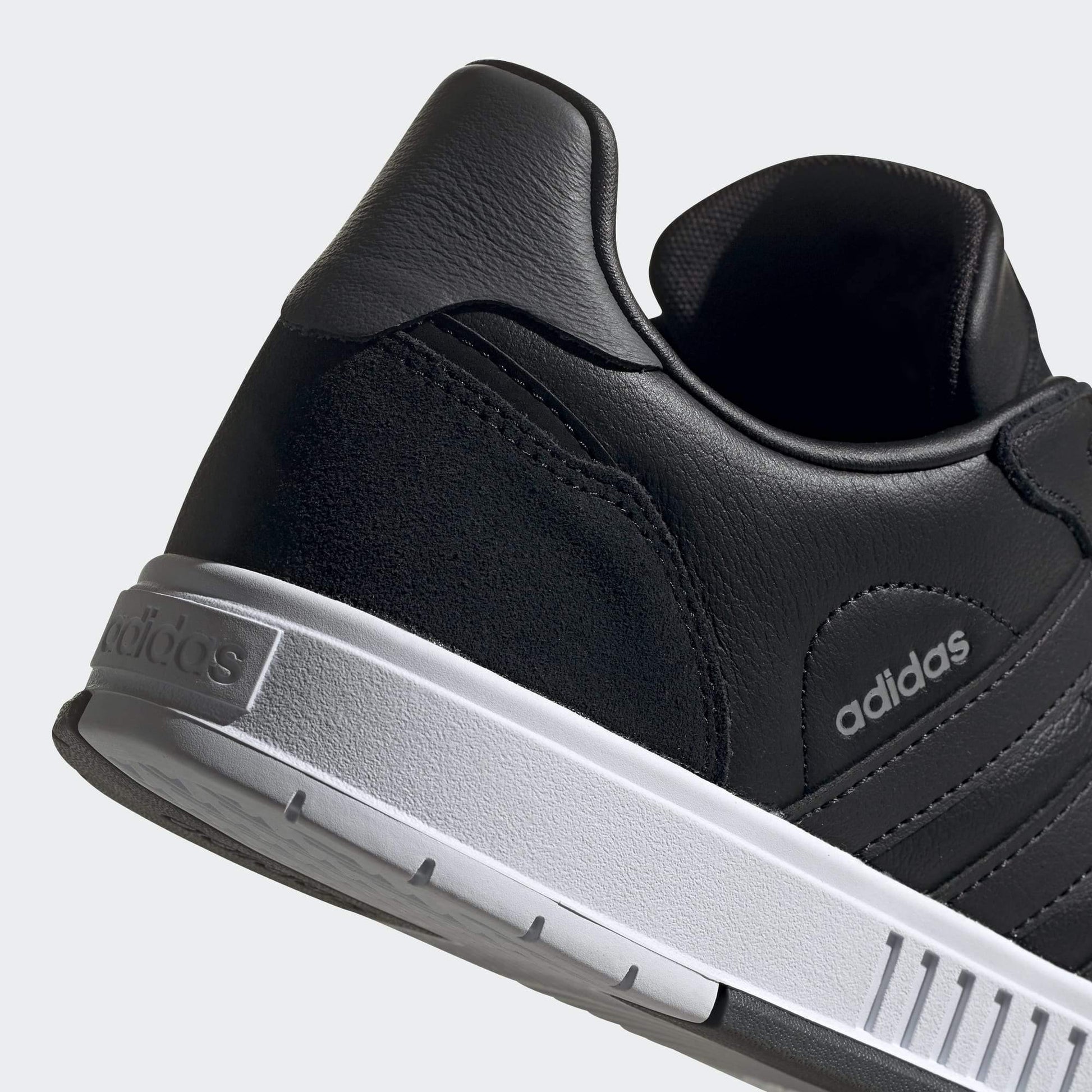 A-Q58 (Courtmaster black/gresix) 102096650 - Otahuhu Shoes