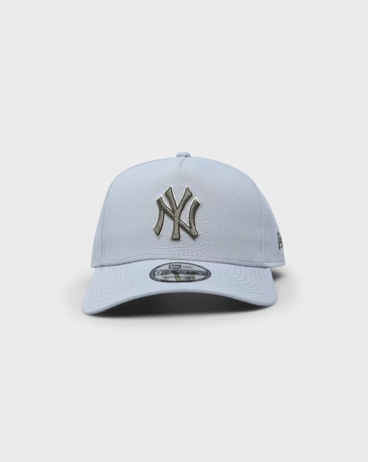 NEC-O32 (940AF New york yankees Q421 med silver olive stn osfm) 122192450 NEW ERA