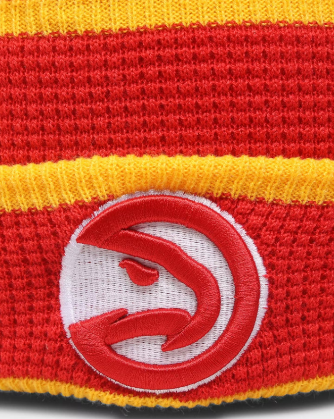 NEC-H37  (Knit medium Atlanta hawks Q222 waffle wordmark beanie osfm) 52292450 NEW ERA