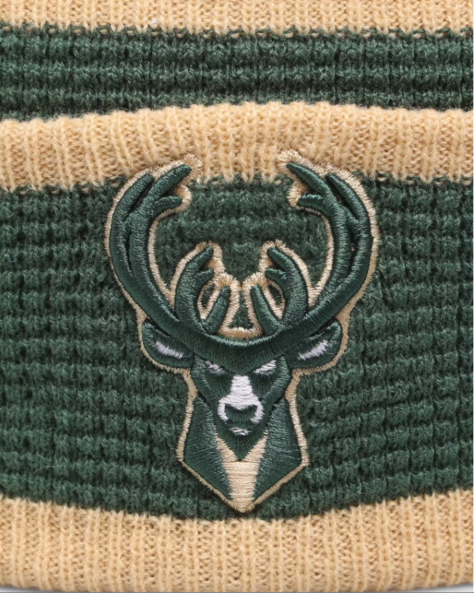 NEC-I37  (Knit medium  Milwaukee bucks Q222 waffle wordmark beanie osfm) 52292450 NEW ERA