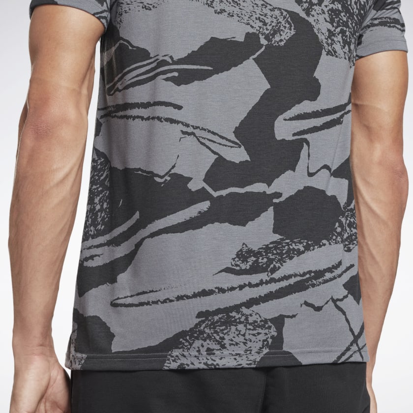 RA-G1 (Reebok workout all over print short sleeve tee black) 32293070 REEBOK