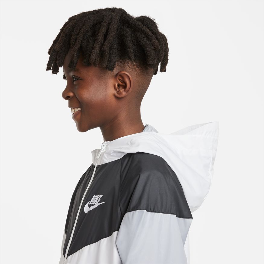 NA-J38 (Boys nike sportswear wind runner hooded jacket white/black/wolf grey) 72294348 NIKE