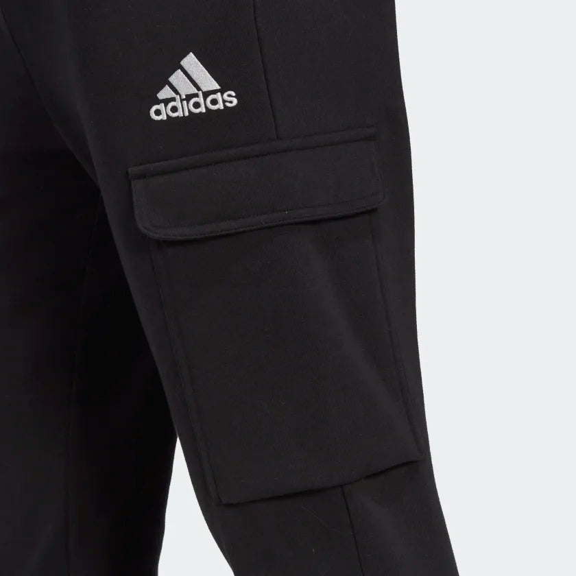 AA-D15 (Adidas essentials fleece regular tapered cargo pants black/white) 72294605 ADIDAS