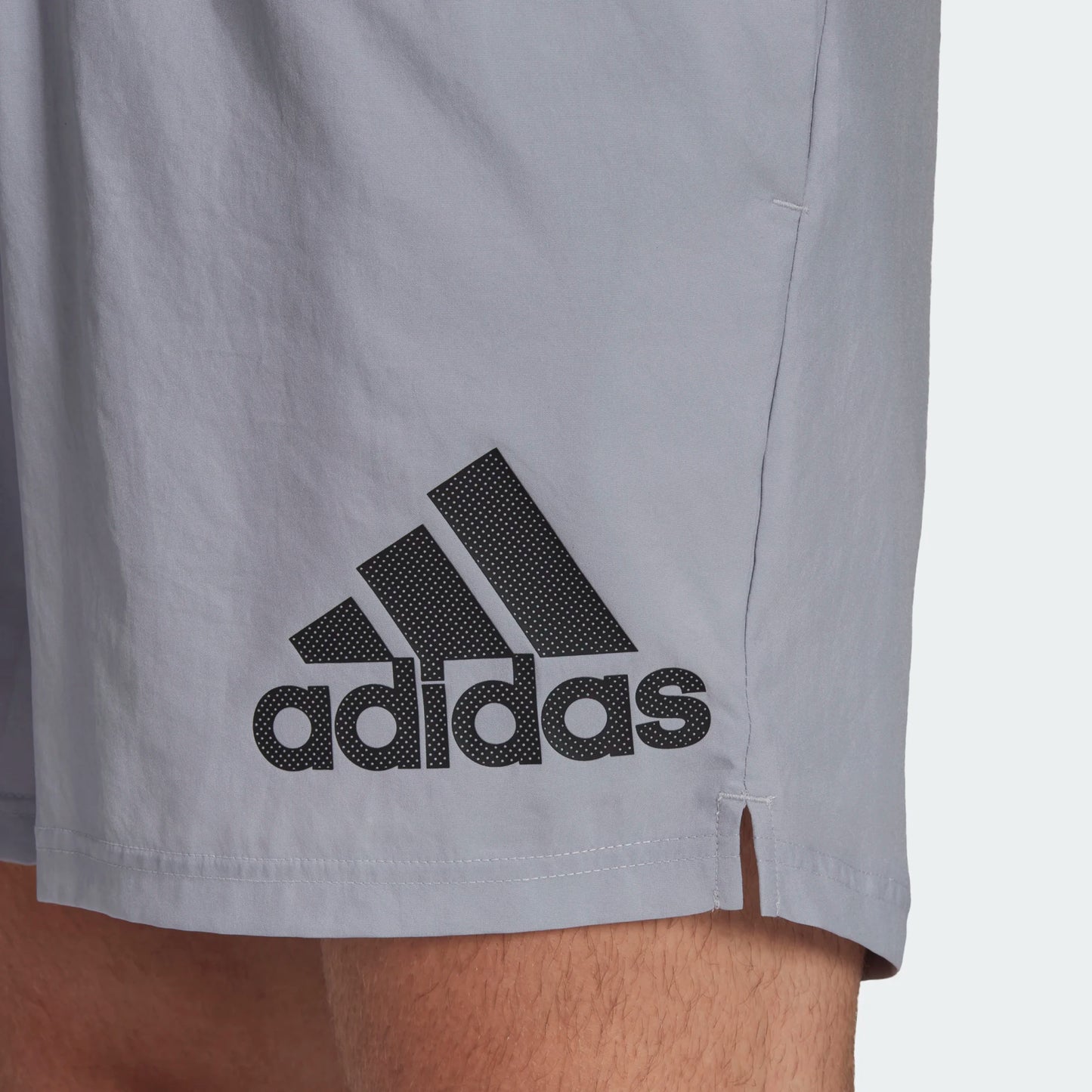 AA-T17 (RUN-IT SHORTS Halo Silver) 12392305 ADIDAS