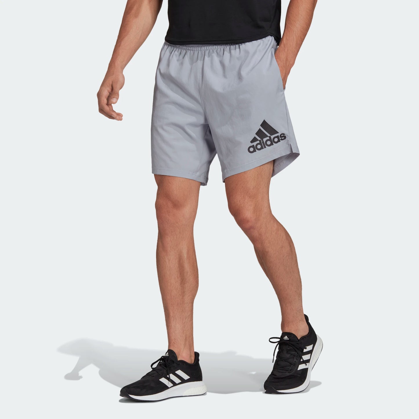 AA-T17 (RUN-IT SHORTS Halo Silver) 12392305 ADIDAS