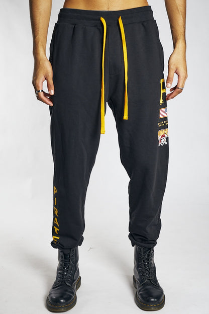 MJA-X3 (Ws trackies pirates standard black) 32195217 MAJESTIC