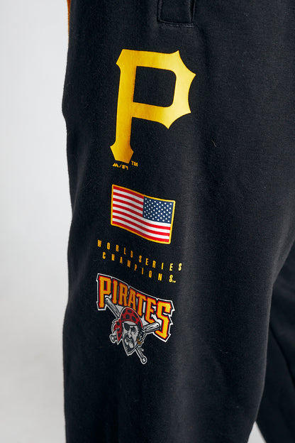 MJA-X3 (Ws trackies pirates standard black) 32195217 MAJESTIC