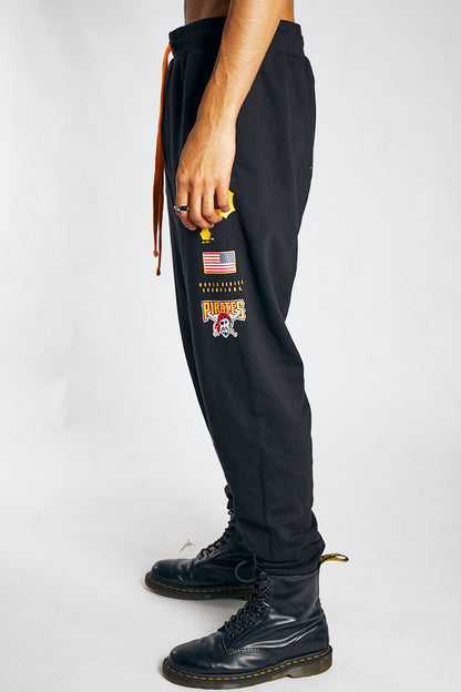 MJA-X3 (Ws trackies pirates standard black) 32195217 MAJESTIC