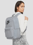 NE-N24 (Nike heritage backpack wolf grey/black) 82392558