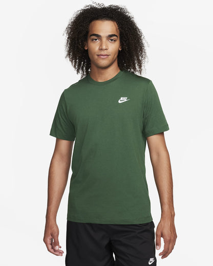 NA-E44 (Nike sportswear club tee green fir) 122392046